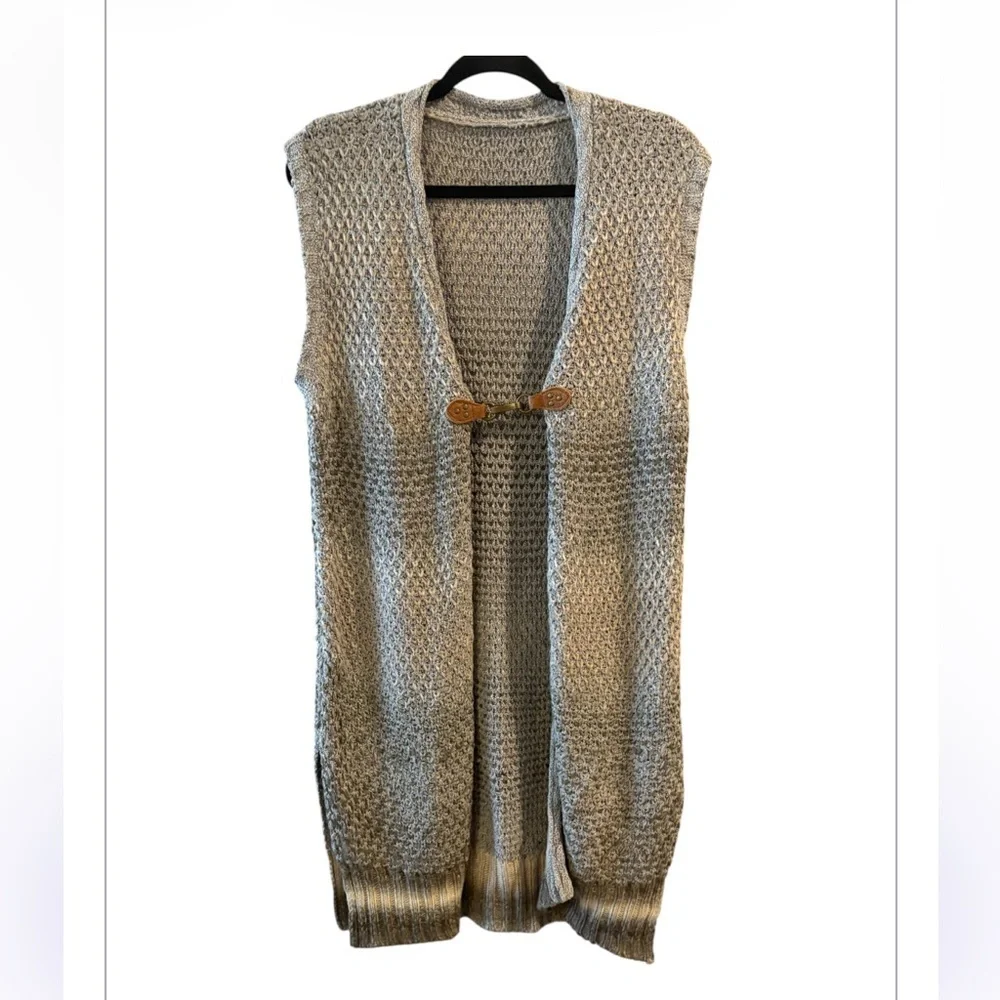 Simply Noelle Knit Equestrian Vest Marled Tan &Gray | Leather Toggle M